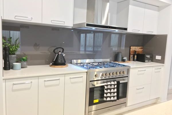 WHAT IS THE DIFFERENCE BETWEEN A BUDGET BUILDER AND A HIGH-END BUILDER?